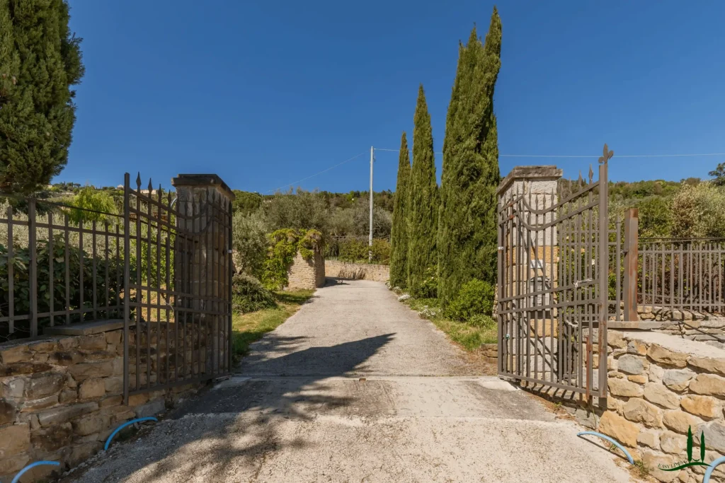 villa for sale cortona