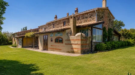 Rustic house for sale in Tuscany