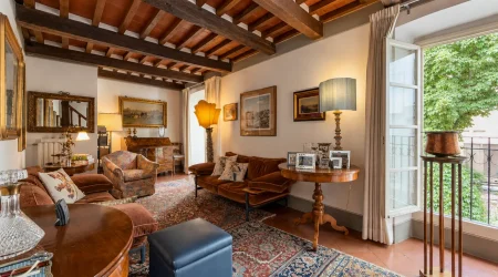 Historic 3-Bedroom Apartment with Panoramic Views in Cortona — photo 5