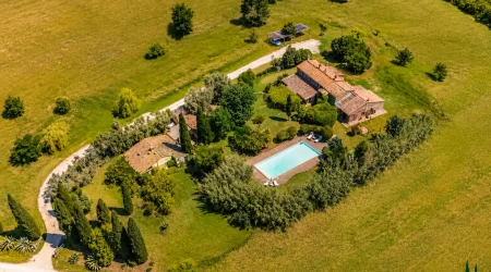 Rustic house for sale in Tuscany